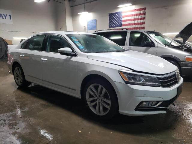 VIN 1VWCA7A30JC011332 2018 VOLKSWAGEN PASSAT no.4