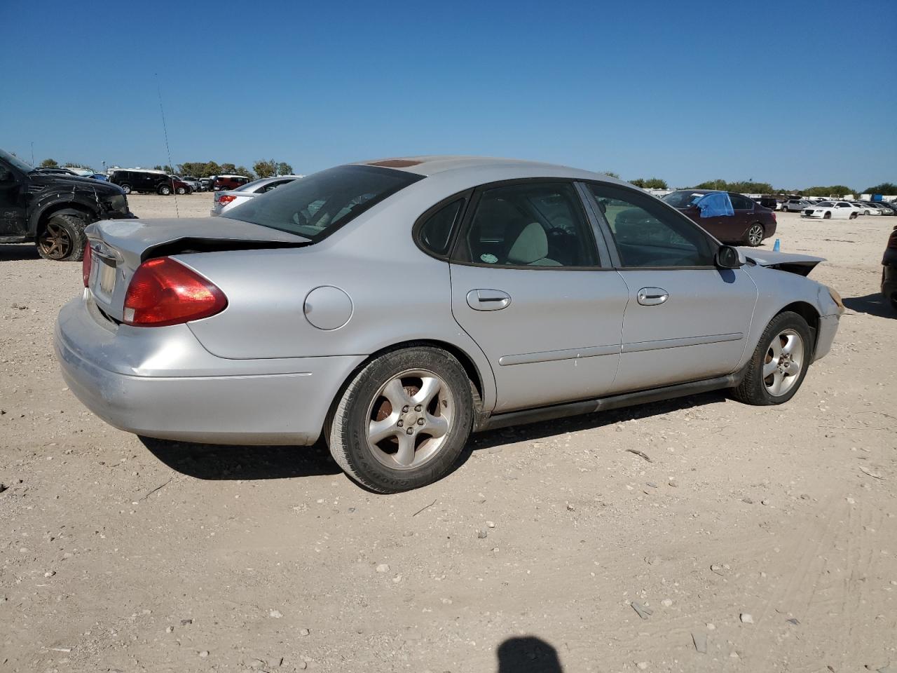 Lot #2994143325 2001 FORD TAURUS SES