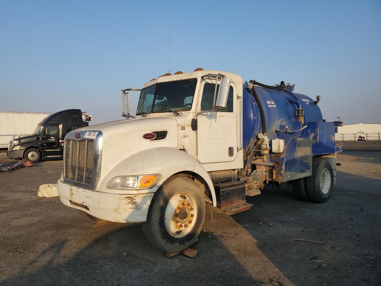 Lot #2994272066 2008 PETERBILT 330