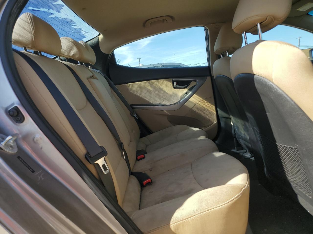 Hyundai Elantra gl 2013