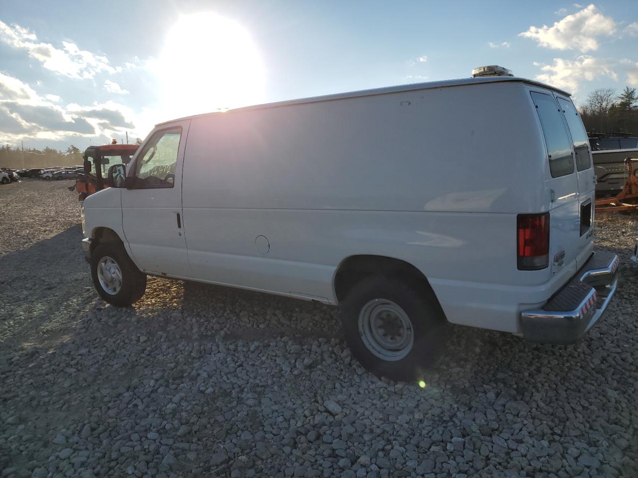 FORD ECONOLINE E250 VAN