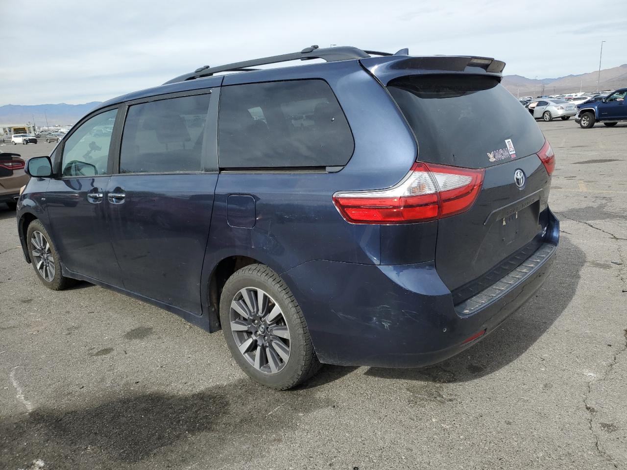 Lot #3025810301 2019 TOYOTA SIENNA XLE