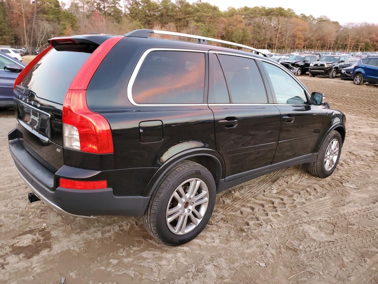 Lot #3024918375 2010 VOLVO XC90 3.2