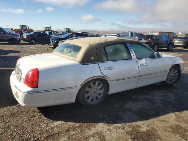 LINCOLN TOWN CAR C 2003 white sedan 4d gas 1LNHM83W93Y600684 photo #4