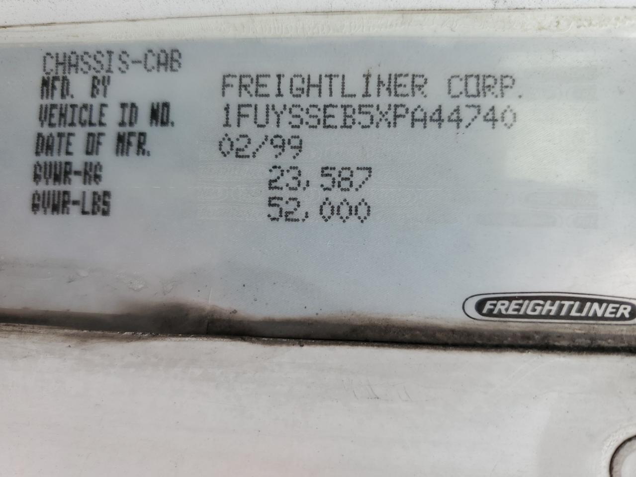 Lot #3033327807 1999 FREIGHTLINER CONVENTION