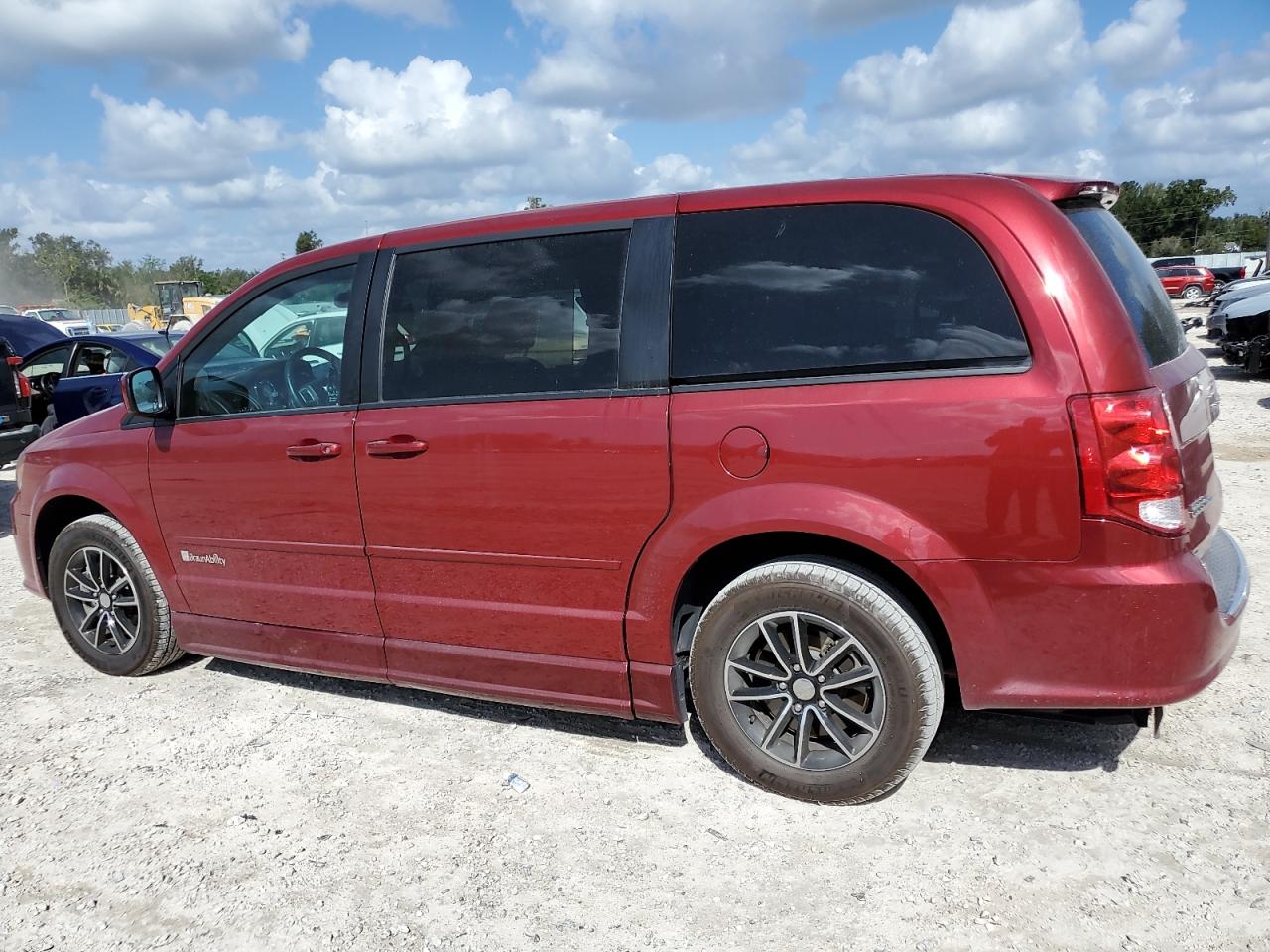 Lot #2989257876 2015 DODGE GRAND CARA