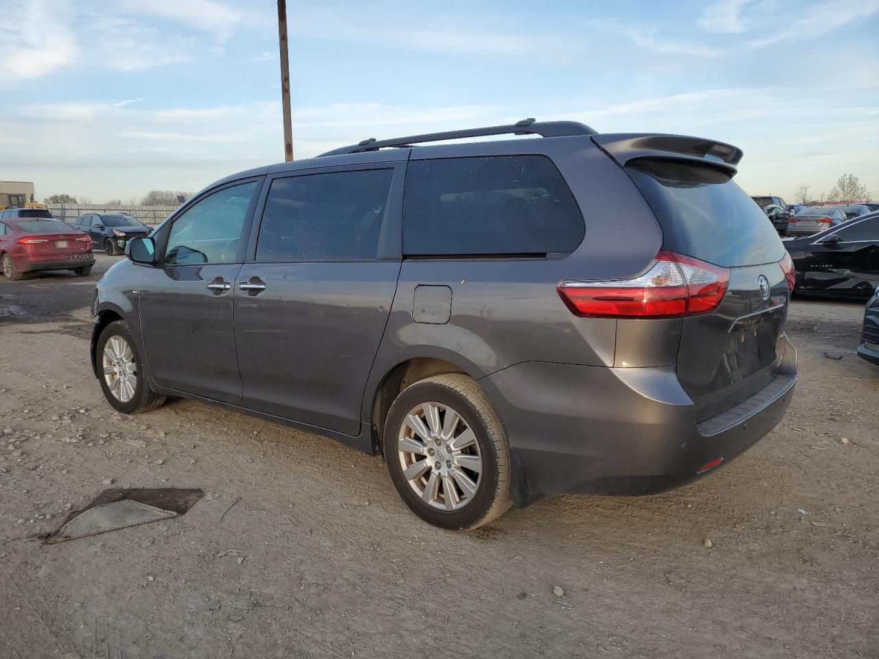 Lot #3008911541 2017 TOYOTA SIENNA XLE