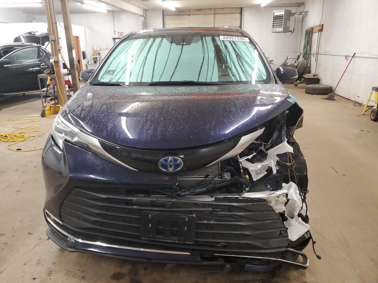 Lot #2986549240 2023 TOYOTA SIENNA LIM