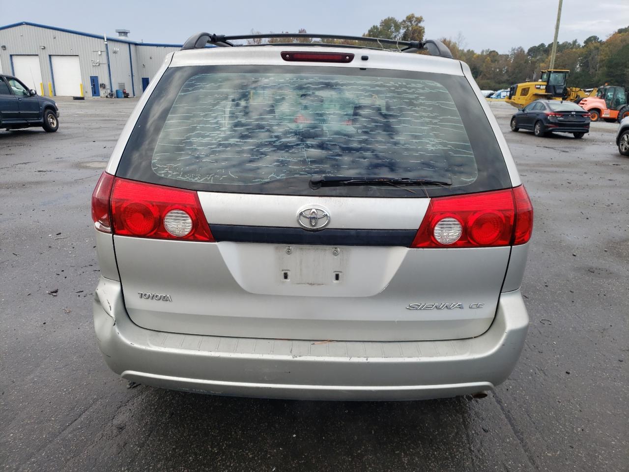 Lot #2972343519 2006 TOYOTA SIENNA CE