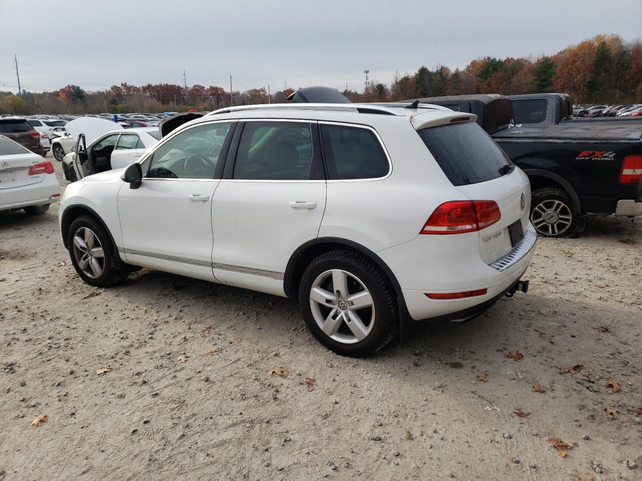 Lot #2962102170 2014 VOLKSWAGEN TOUAREG V6