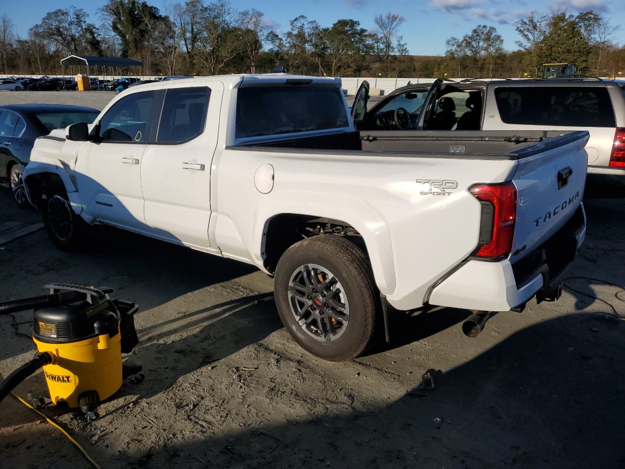 Lot #3006504116 2024 TOYOTA TACOMA DOU