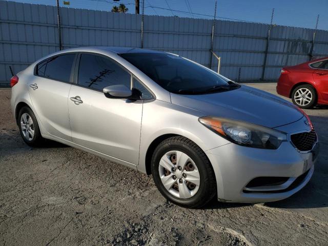 VIN KNAFK4A61F5314716 2015 KIA Forte, LX no.4