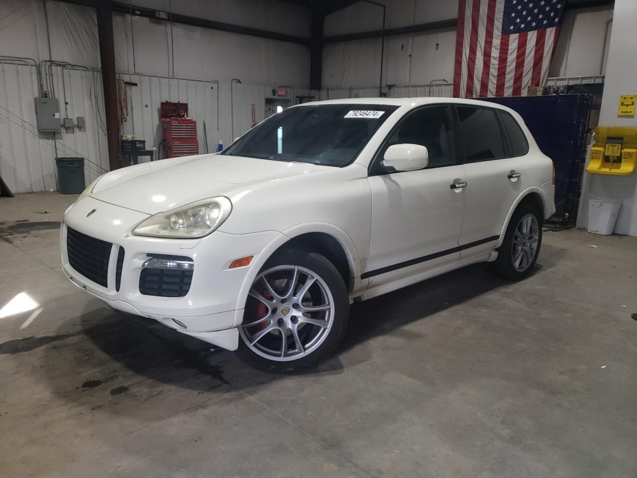  Salvage Porsche Cayenne