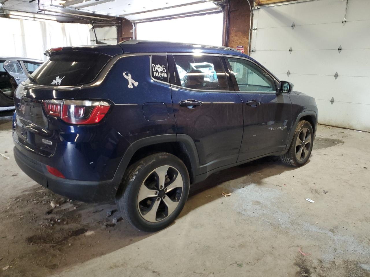 Lot #2986998879 2018 JEEP COMPASS LA