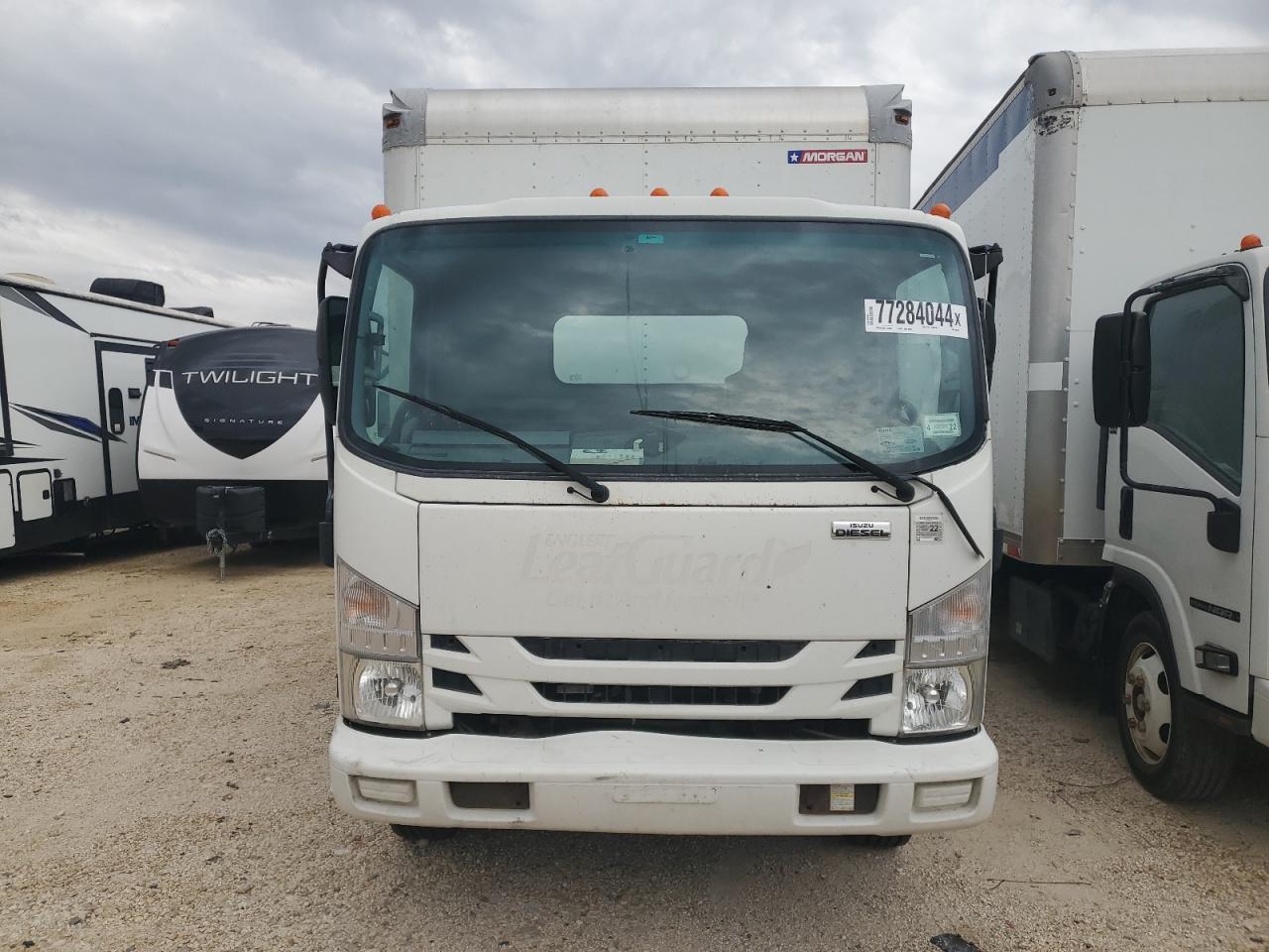 Lot #2978702594 2017 ISUZU NRR