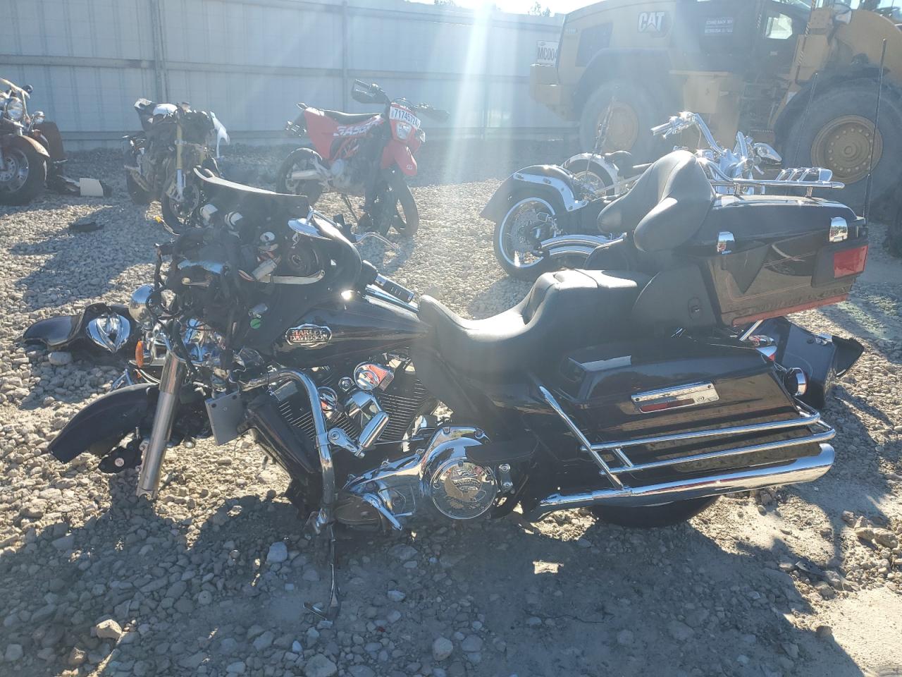 Lot #3024240811 2011 HARLEY-DAVIDSON FLHTCU