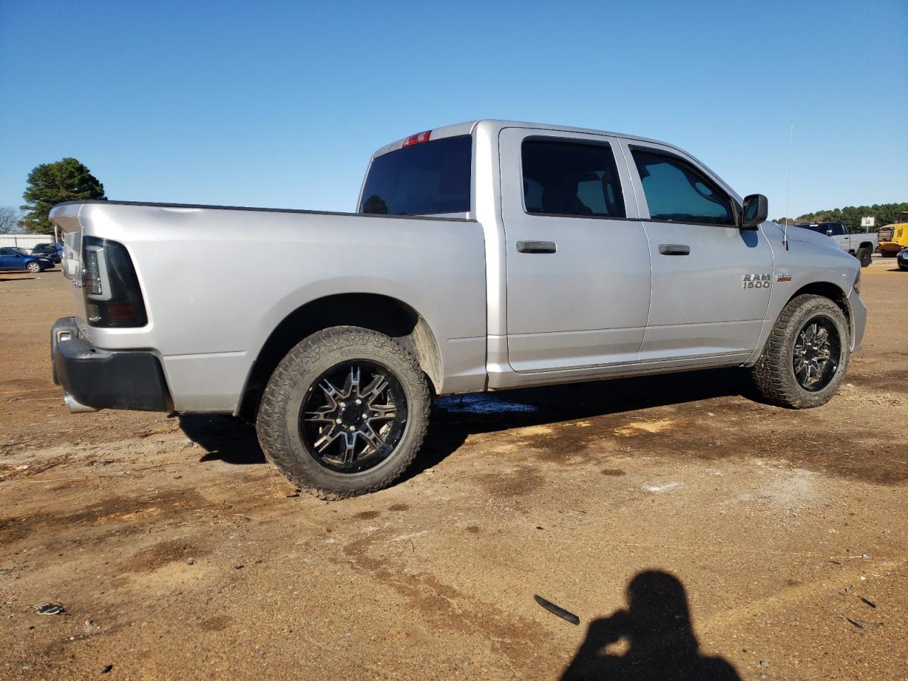 Lot #2979102985 2016 RAM 1500 ST