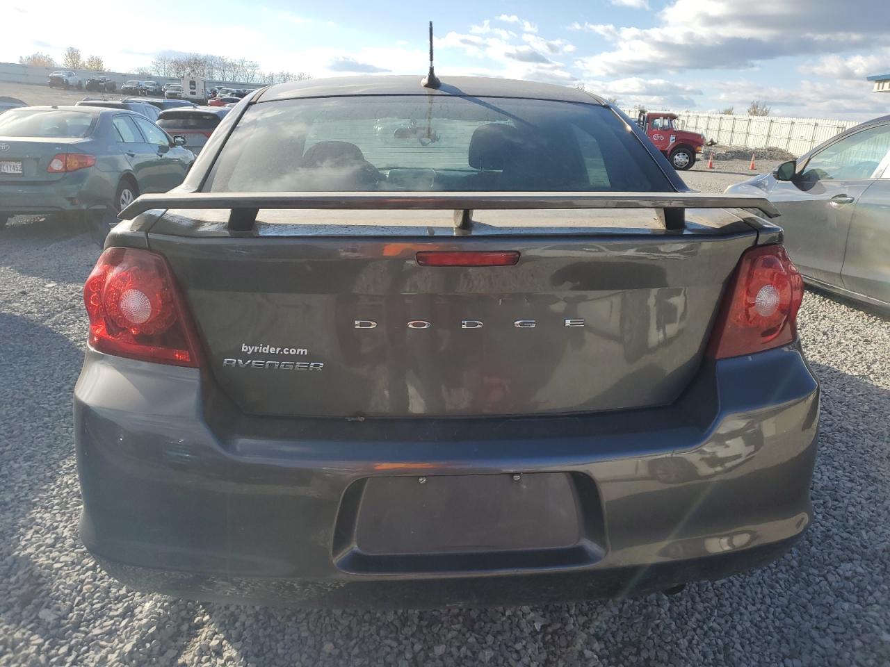 Lot #3028421218 2014 DODGE AVENGER SE