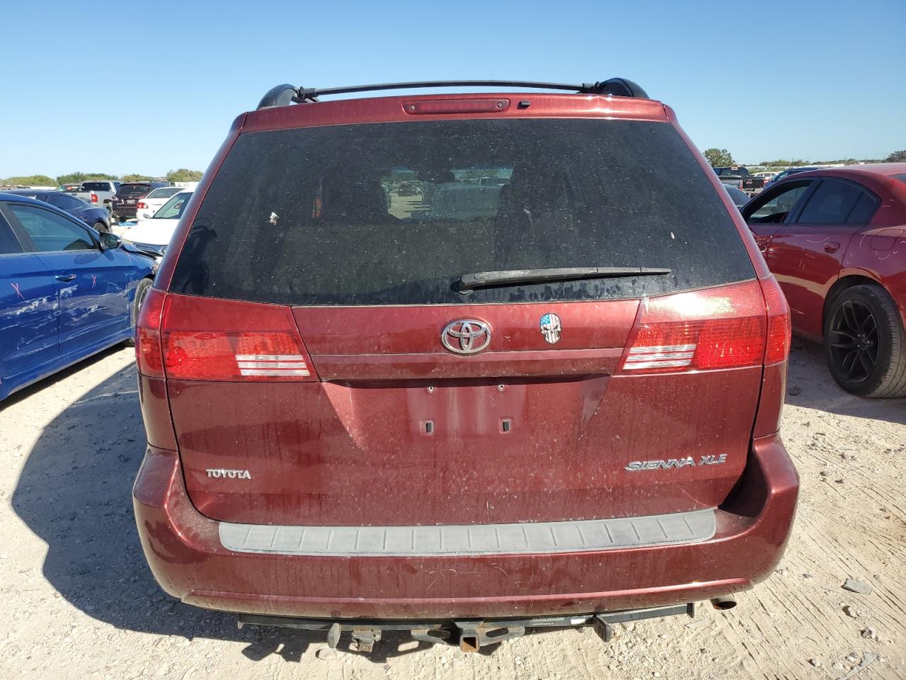 Lot #2976986649 2005 TOYOTA SIENNA XLE