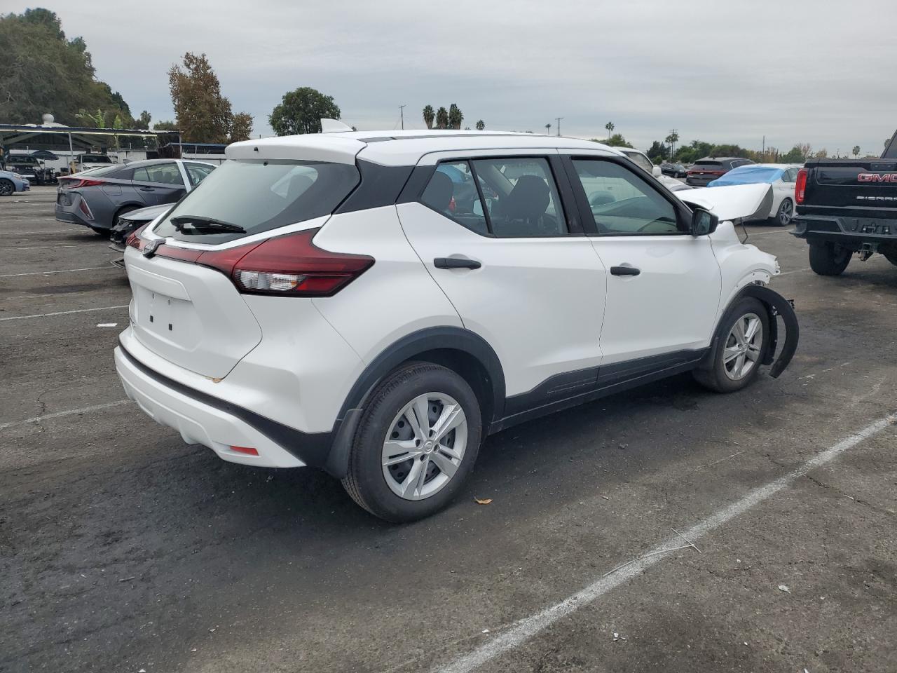 Lot #3009320582 2024 NISSAN KICKS S