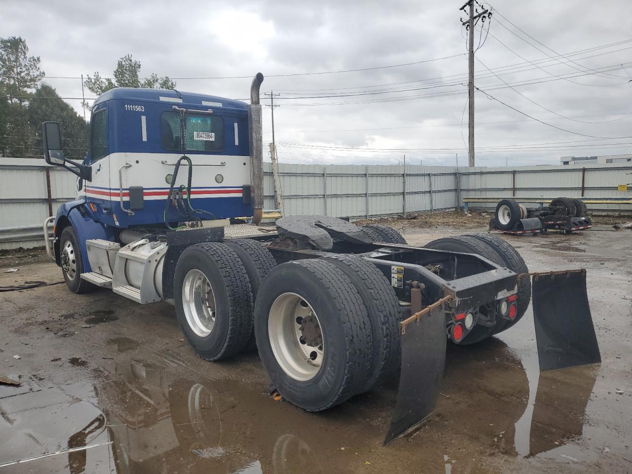 Lot #3003517137 2016 PETERBILT 579