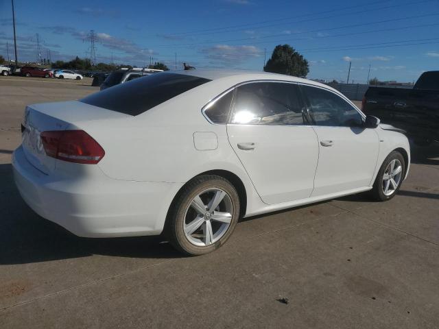 2015 VOLKSWAGEN PASSAT S - 1VWAT7A34FC108865