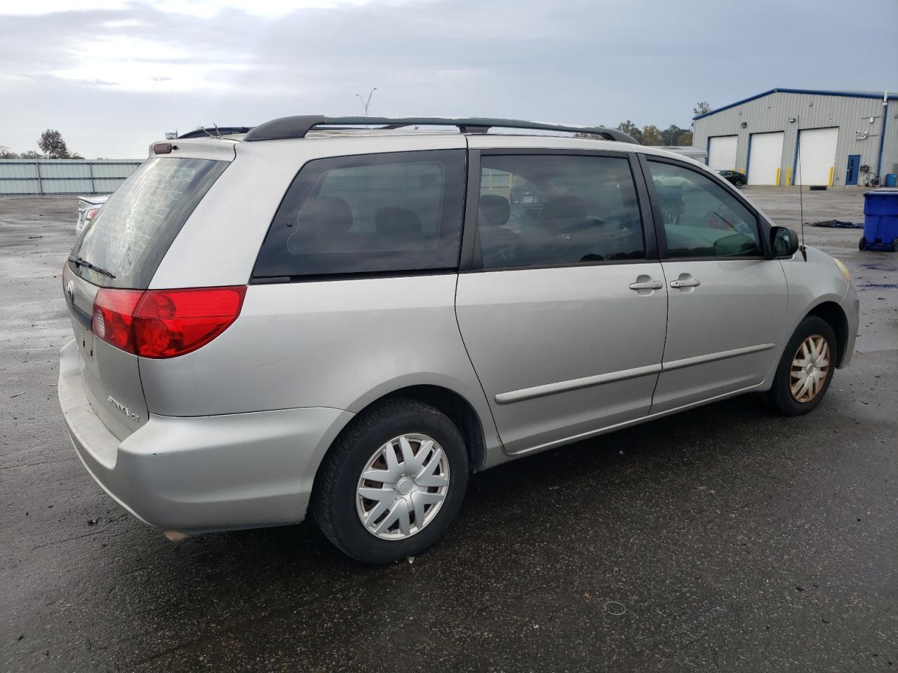 Lot #2972343519 2006 TOYOTA SIENNA CE