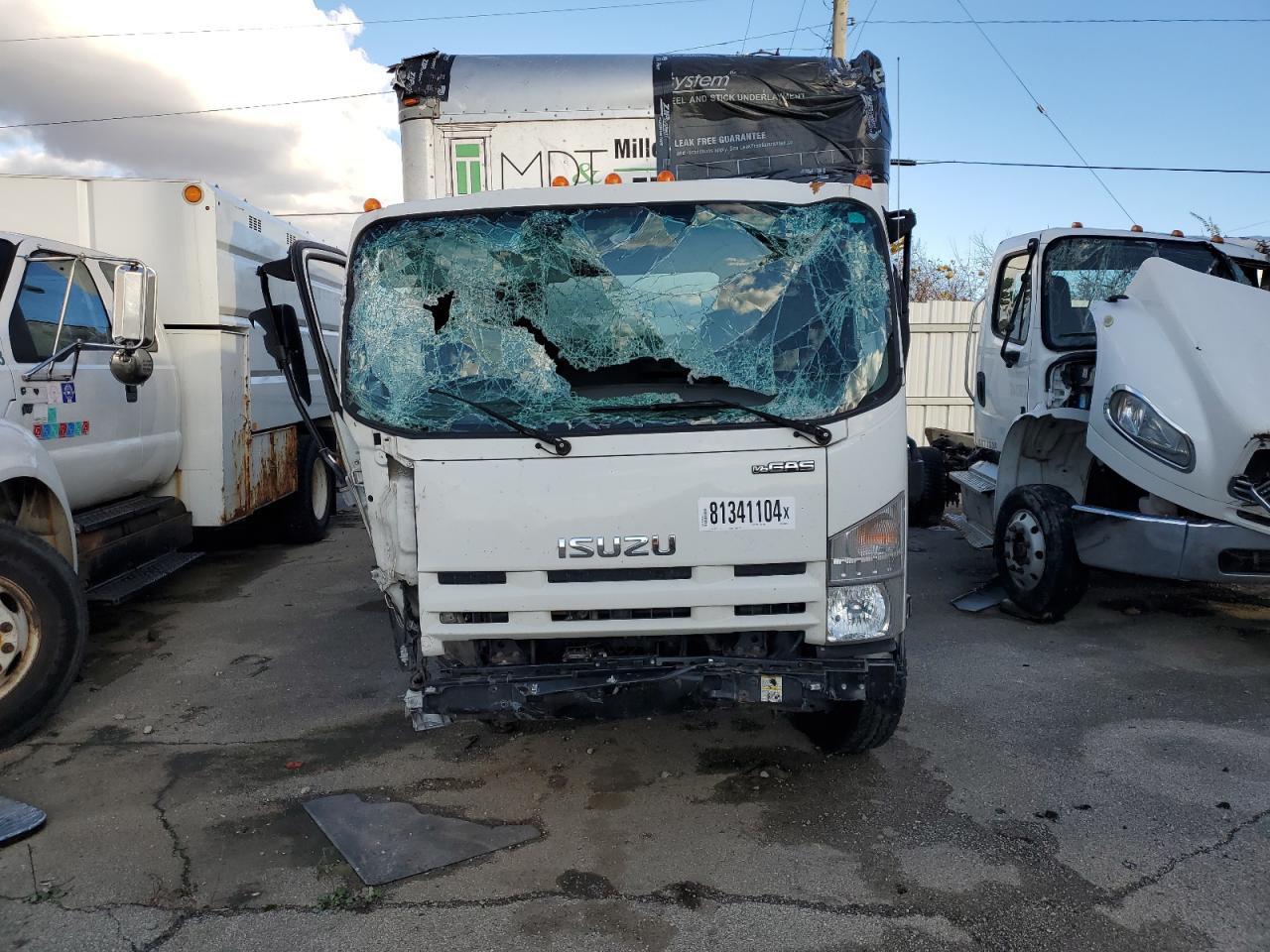 Lot #3006556831 2015 ISUZU NPR HD