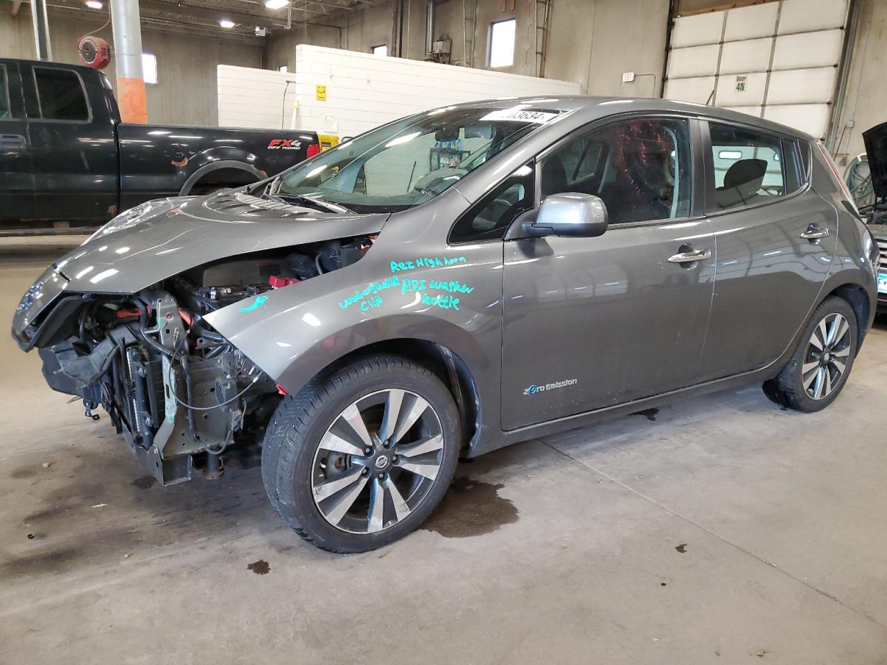  Salvage Nissan LEAF