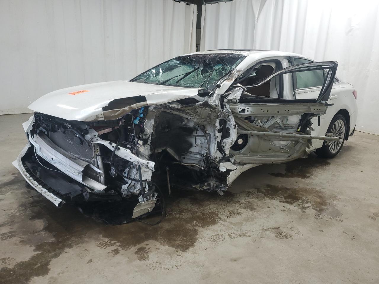  Salvage Toyota Avalon