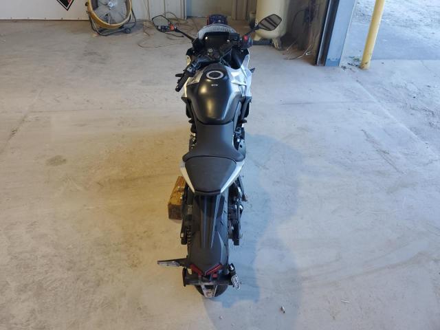 2024 SUZUKI GSX800 F JS1EM13B8R7103288
