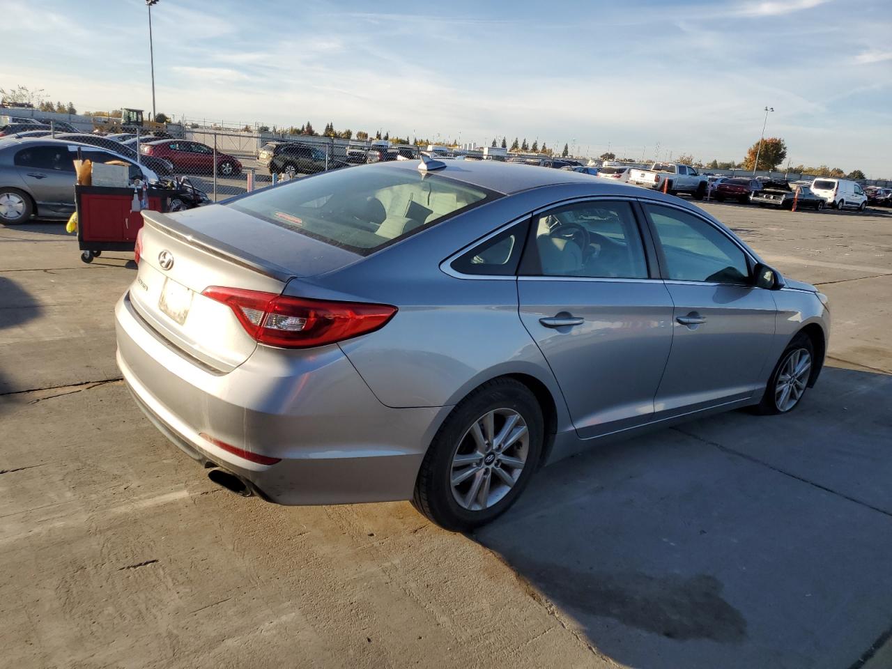 Lot #3020427201 2017 HYUNDAI SONATA SE