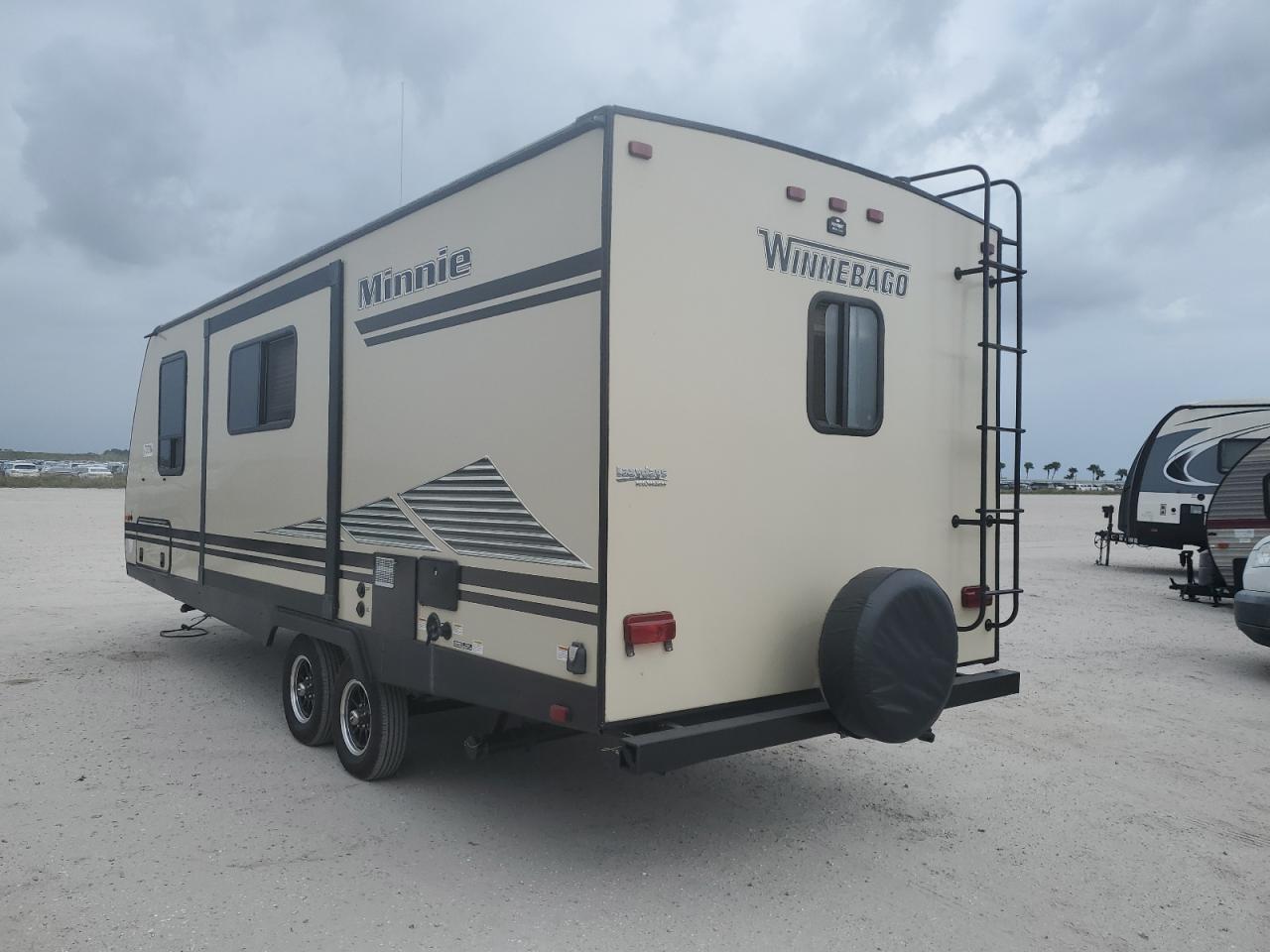 Lot #2986858874 2020 WINNEBAGO MINNIE