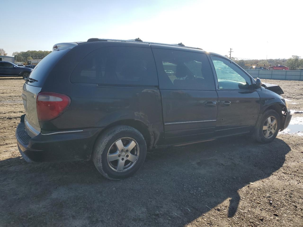 Lot #3009094271 2005 CHRYSLER TOWN & COU