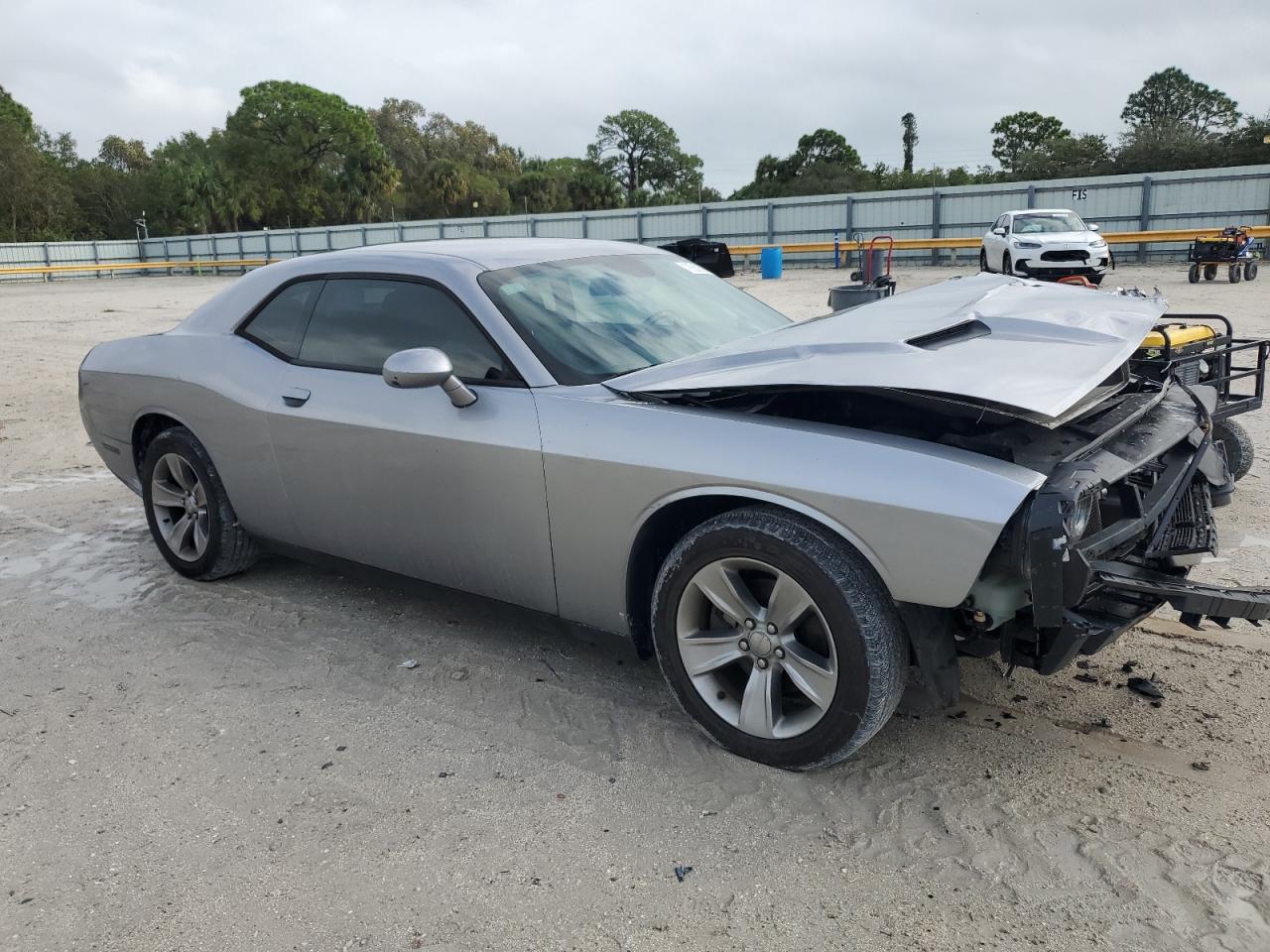 Lot #2956926920 2016 DODGE CHALLENGER