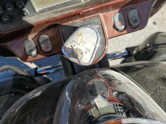 2011 HARLEY-DAVIDSON FLHTCU 1HD1FC412BB645374