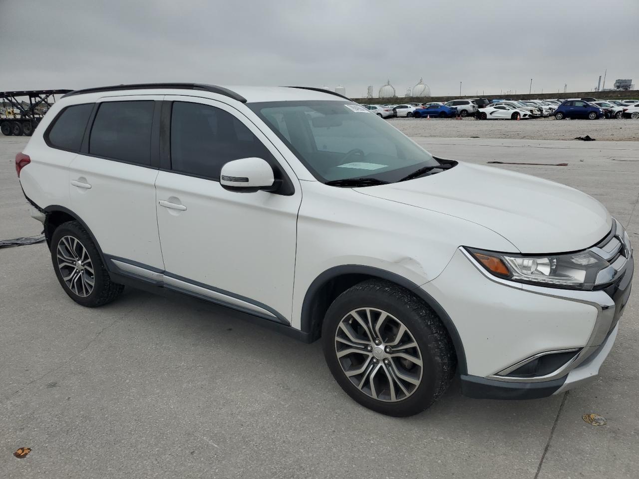 Lot #2976986769 2016 MITSUBISHI OUTLANDER