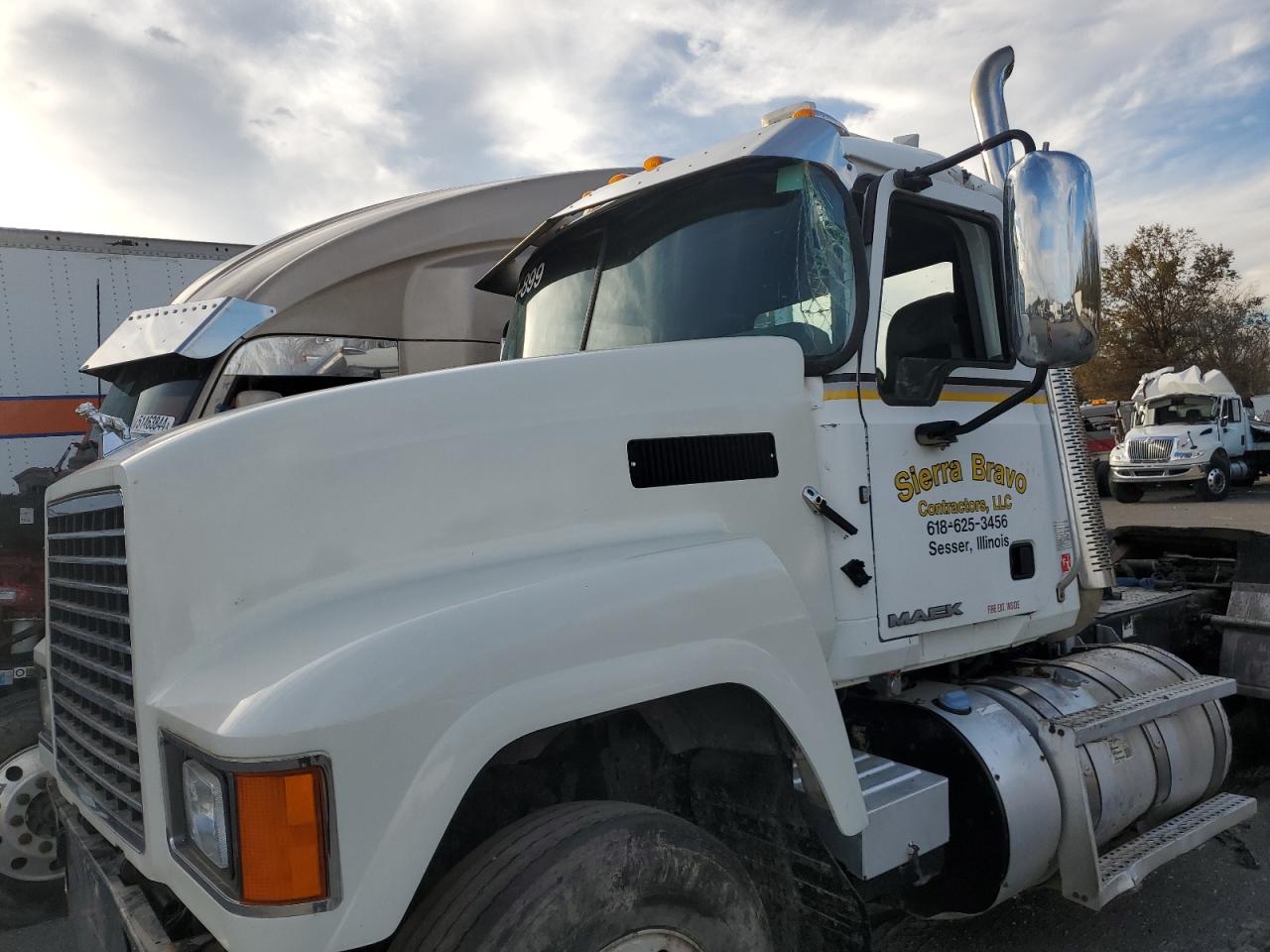 Lot #2964457249 2016 MACK 600 CHU600