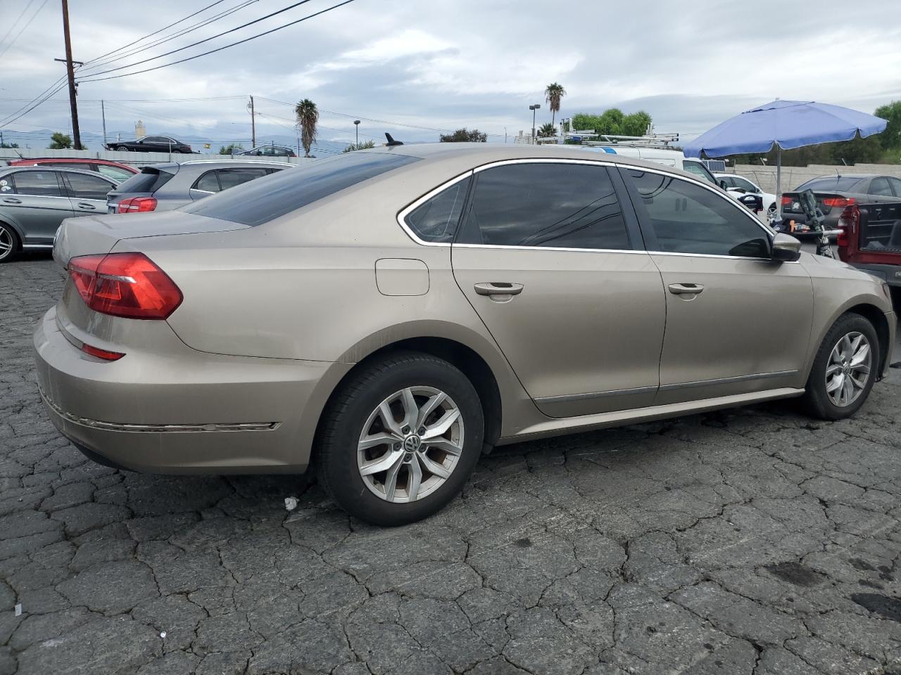 Lot #3024344616 2016 VOLKSWAGEN PASSAT S