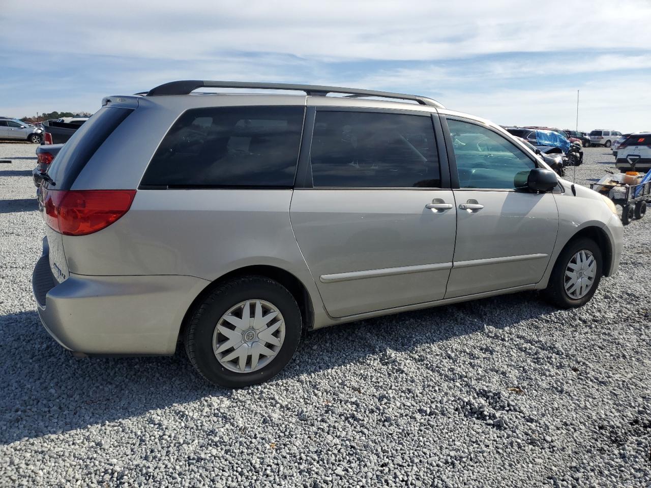 Lot #3033125988 2006 TOYOTA SIENNA CE