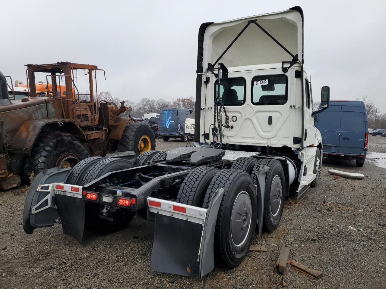 Lot #2986494249 2022 FREIGHTLINER CASCADIA 1