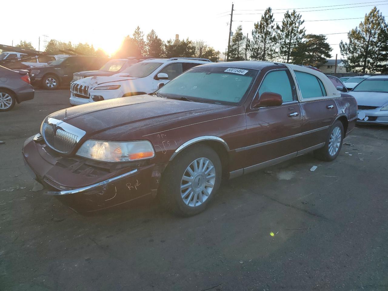 Lot #3026235274 2004 LINCOLN TOWN CAR E