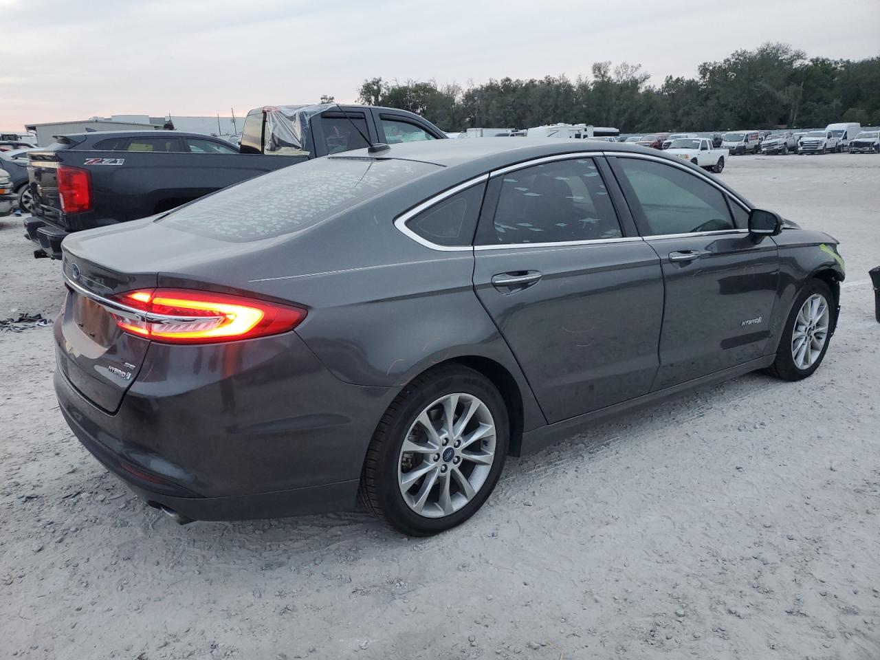 Lot #2994203471 2017 FORD FUSION SE