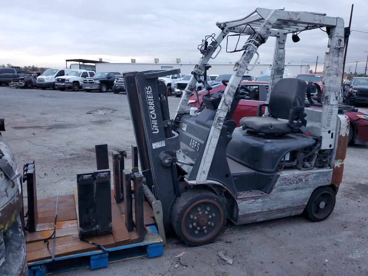 Lot #3020986324 2015 NISSAN FORKLIFT