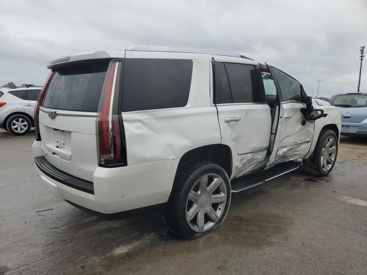 Lot #3026262312 2017 CADILLAC ESCALADE L