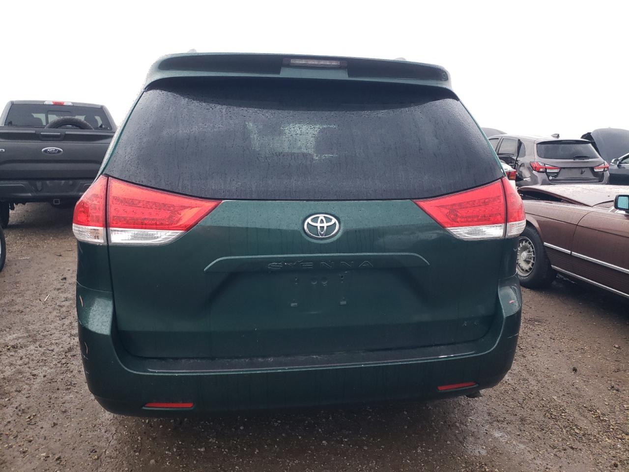 Lot #3009114356 2011 TOYOTA SIENNA XLE