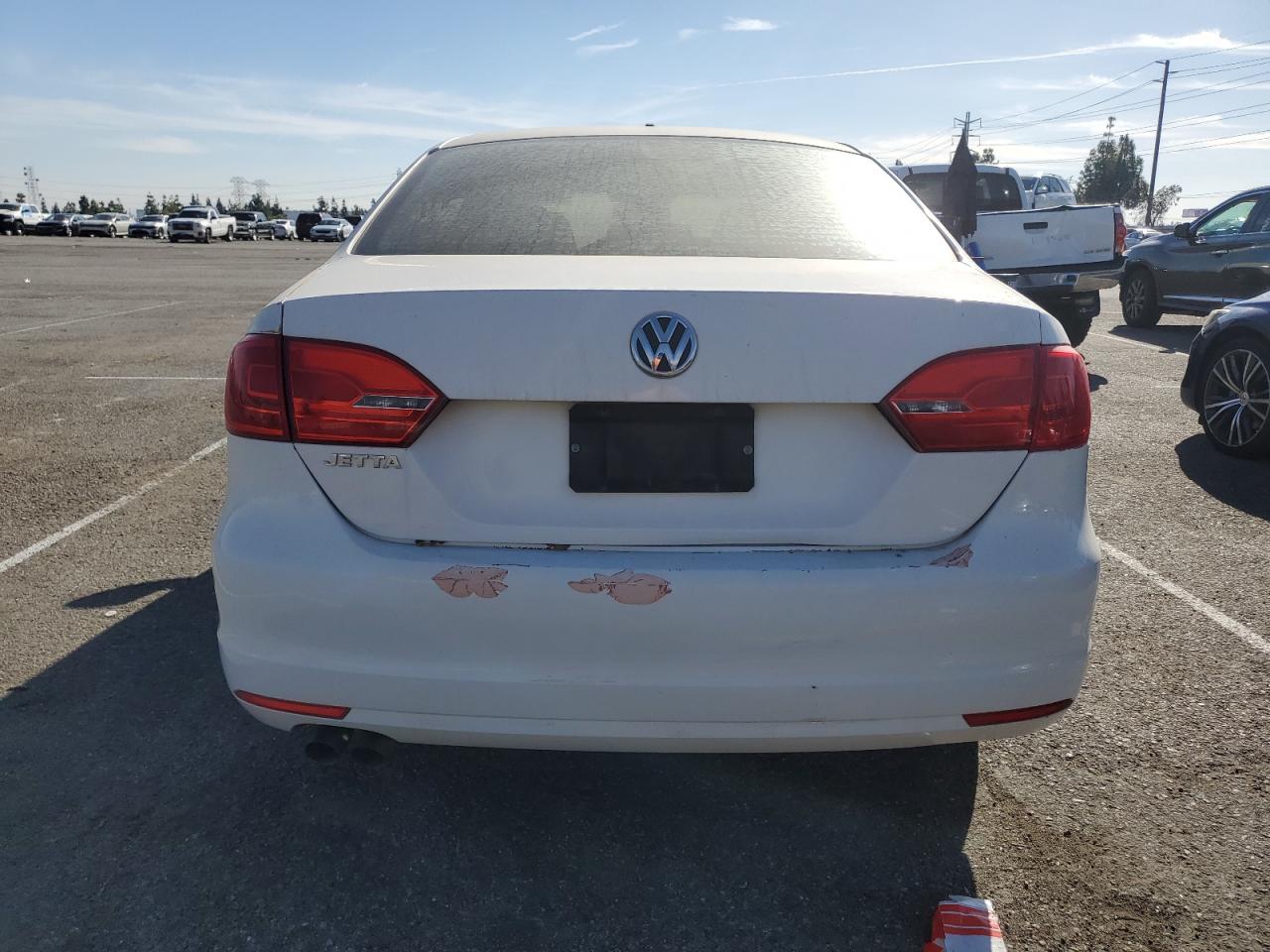 Lot #3024898423 2011 VOLKSWAGEN JETTA BASE