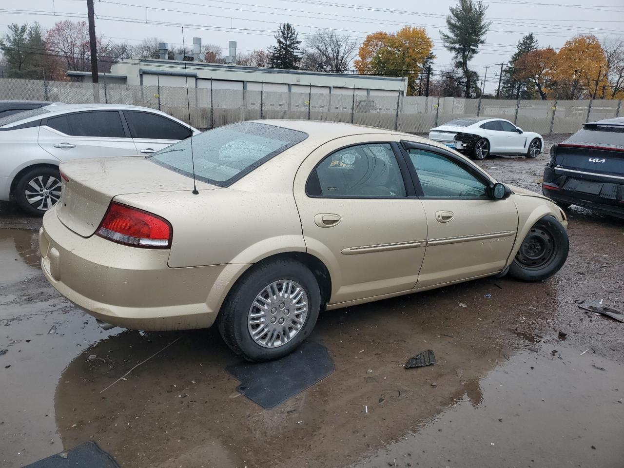 Lot #3003420121 2001 CHRYSLER SEBRING LX