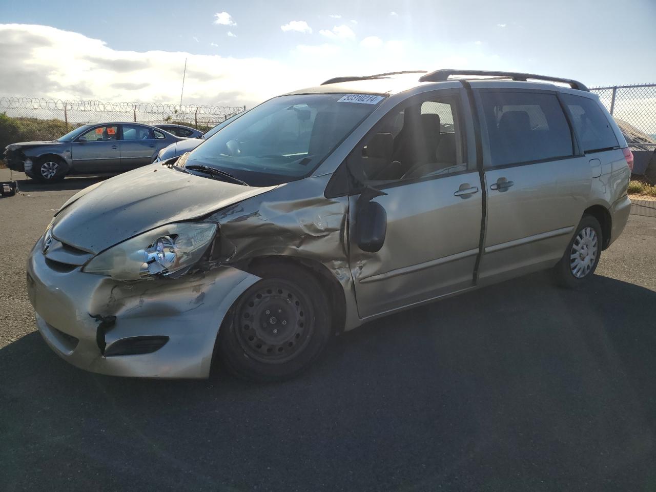  Salvage Toyota Sienna