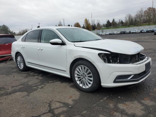 2017 VOLKSWAGEN PASSAT SE - 1VWBT7A37HC020741